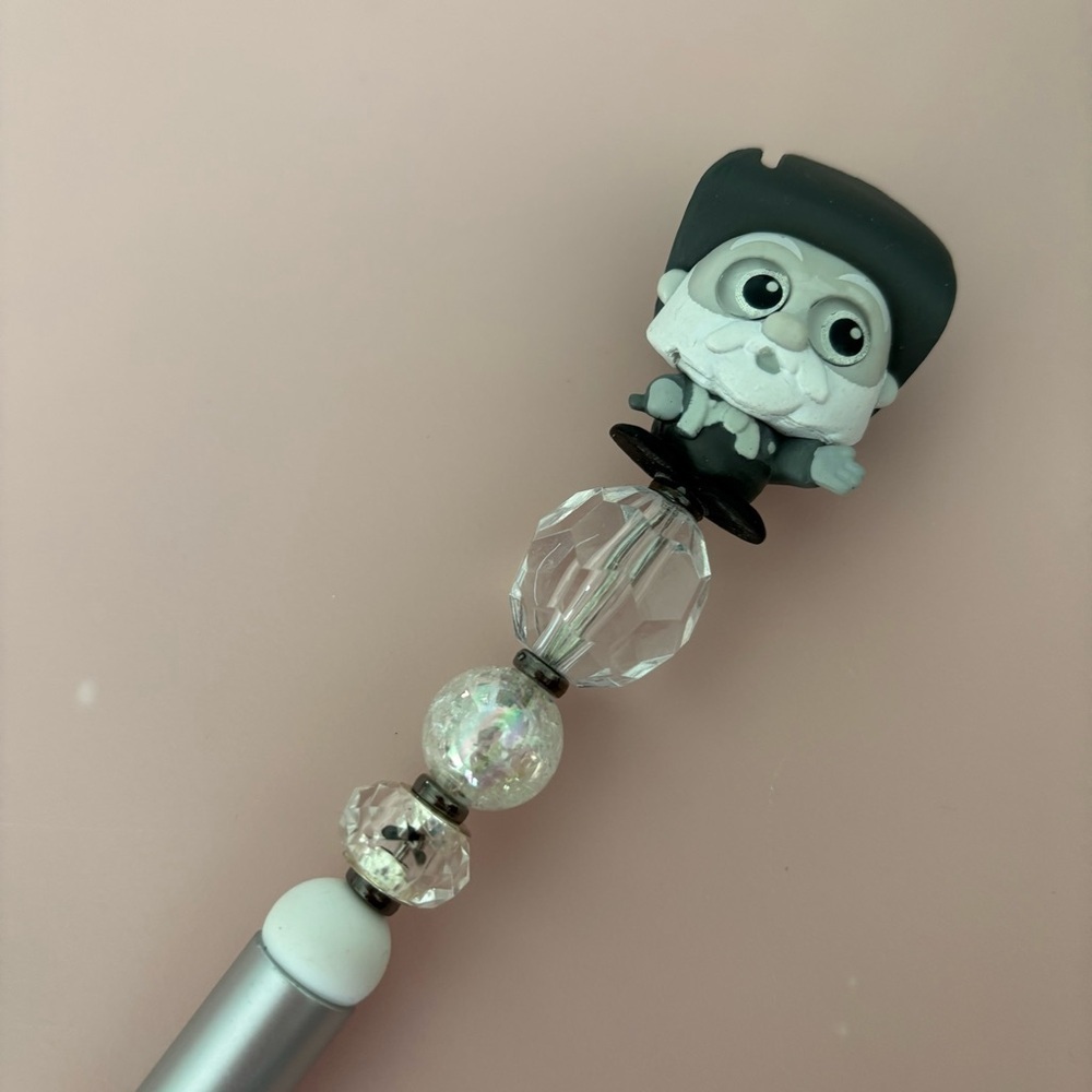Disney Doorables: Toy Story: Woody’s Round Up: Stinky Pete handmade beaded pen